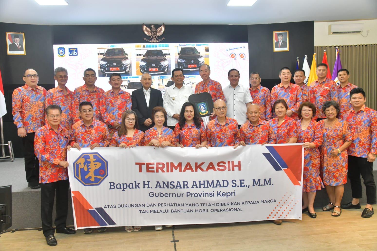 Pemprov Kepri Serahkan Bantuan Kendaraan Operasional untuk Lembaga Sosial dan Pendidikan di Batam