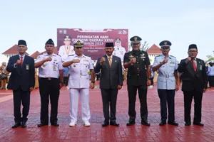 Hari Pertama Kerja Usai Libur Lebaran Sekdaprov Adi Pimpin Apel Gabungan