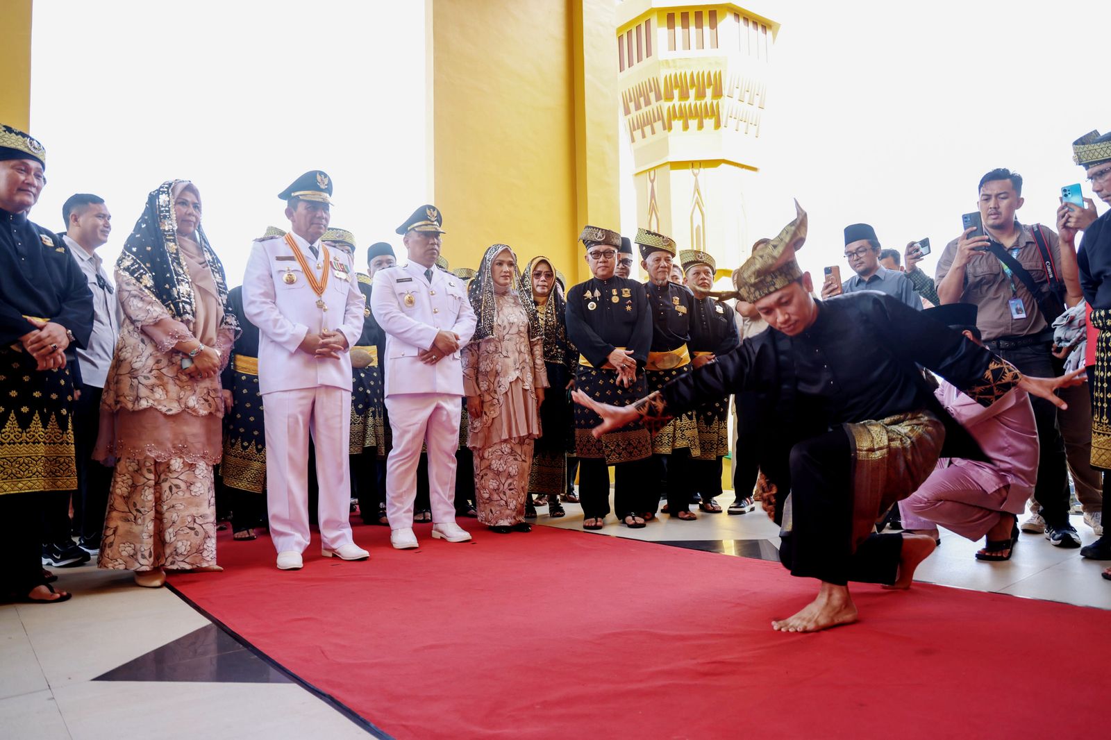 Gubernur dan Wakil Gubernur Kepri 2025-2030 Tiba di Tanjungpinang, Disambut Khidmat oleh Masyarakat