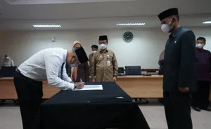 Adi Prihantara Lantik 8 Pejabat Fungsional
