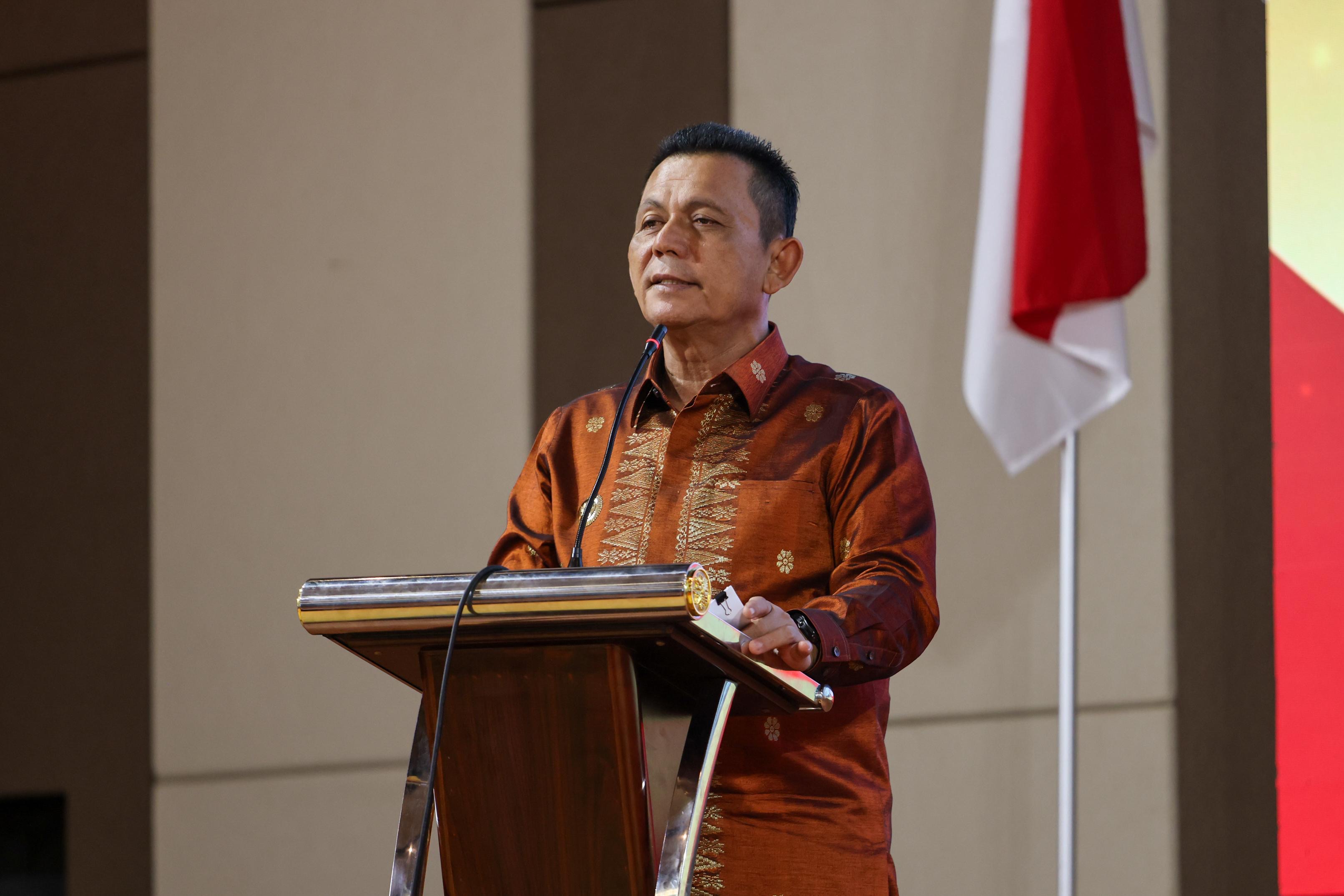 Gubernur Ansar Serahkan Apresiasi Penghargaan Program Gebyar Pajak Kepri 2025