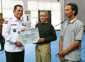 Gubernur Ansar Serahkan Bantuan Pertanian Perikanan dan Bantuan Pangan Di Kabupaten Bintan