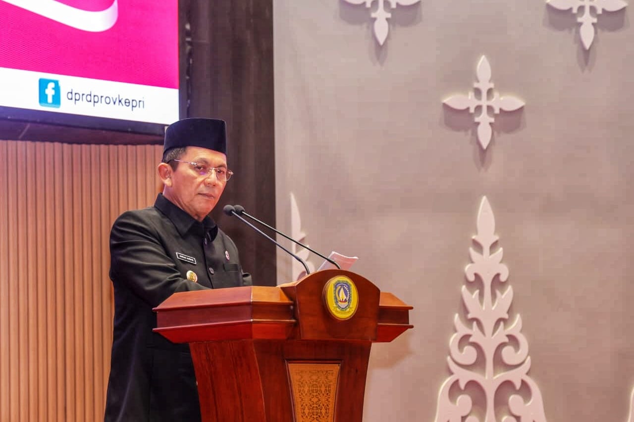 Sampaikan Nota Pengantar LKPJ 2025 di DPRD Kepri, Gubernur Ansar: Mayoritas Indikator Kinerja Pembangunan Capai Kategori Sangat Tinggi