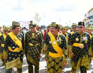 Gubernur Ansar Hadiri Penganugerahan Gelar Adat Kapolda Kepri oleh LAM
