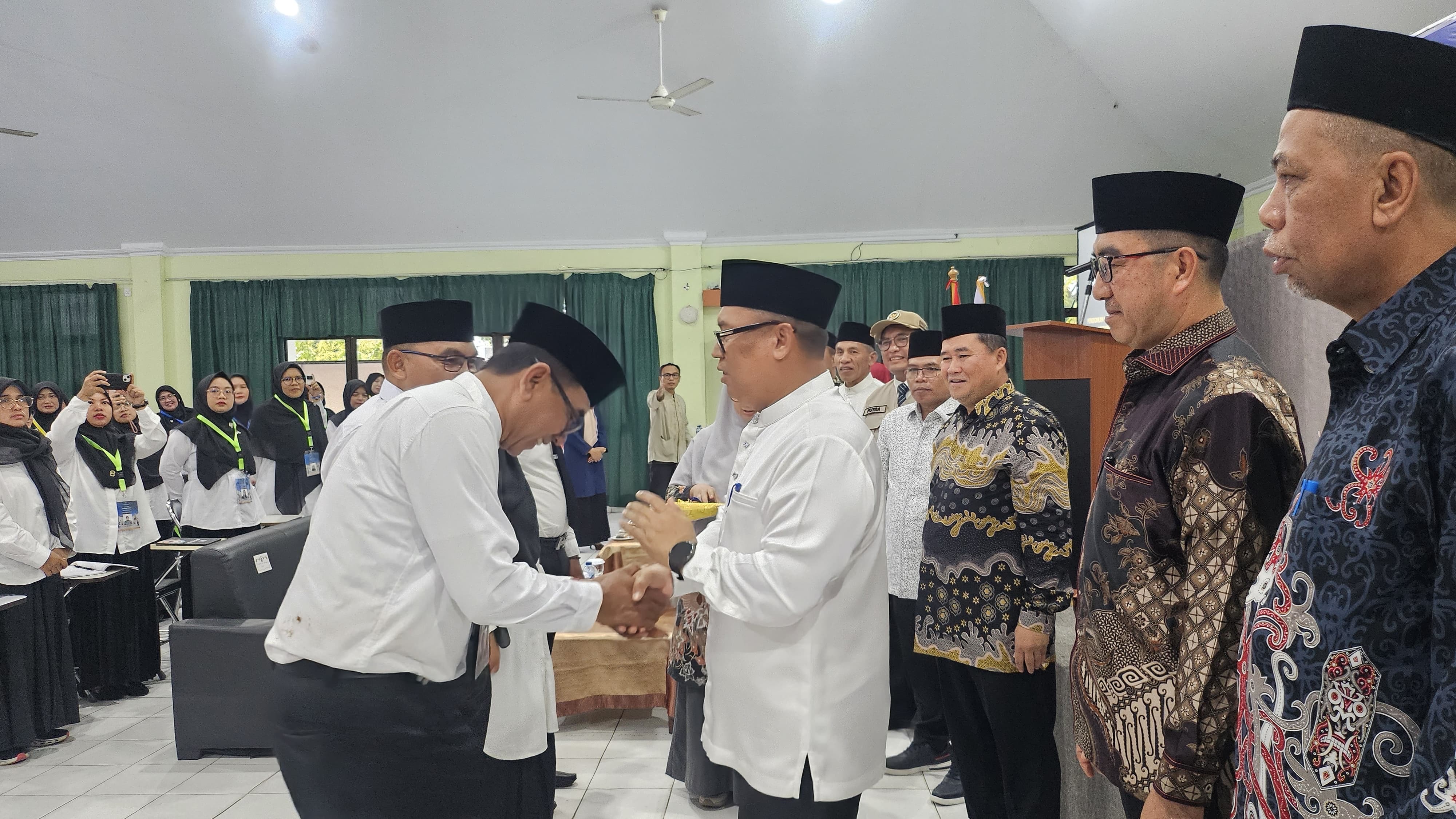 Buka Diklat PPIH 1447 H/2026 M, Wagub Nyanyang Tekankan Pelayanan dan Perlindungan Terbaik bagi Jemaah Haji