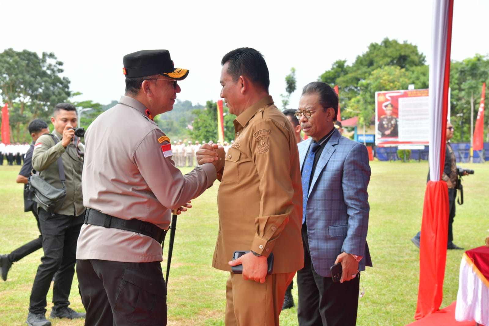 Gubernur Ansar Hadiri Upacara Farewell And Welcome Parade Kapolda Kepri