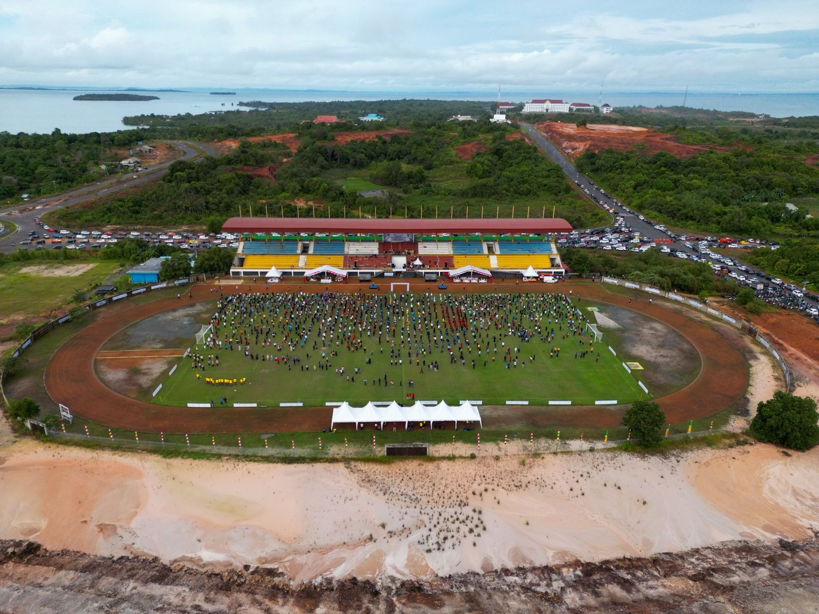 Ribuan ASN Meriahkan Senam Bersama Peringatan HUT ke-54 KORPRI di Kepri