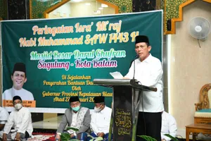 Gubernur Ansar Hadiri Peringatan Isra' Mi'raj 1443 H di Sagulung Batam