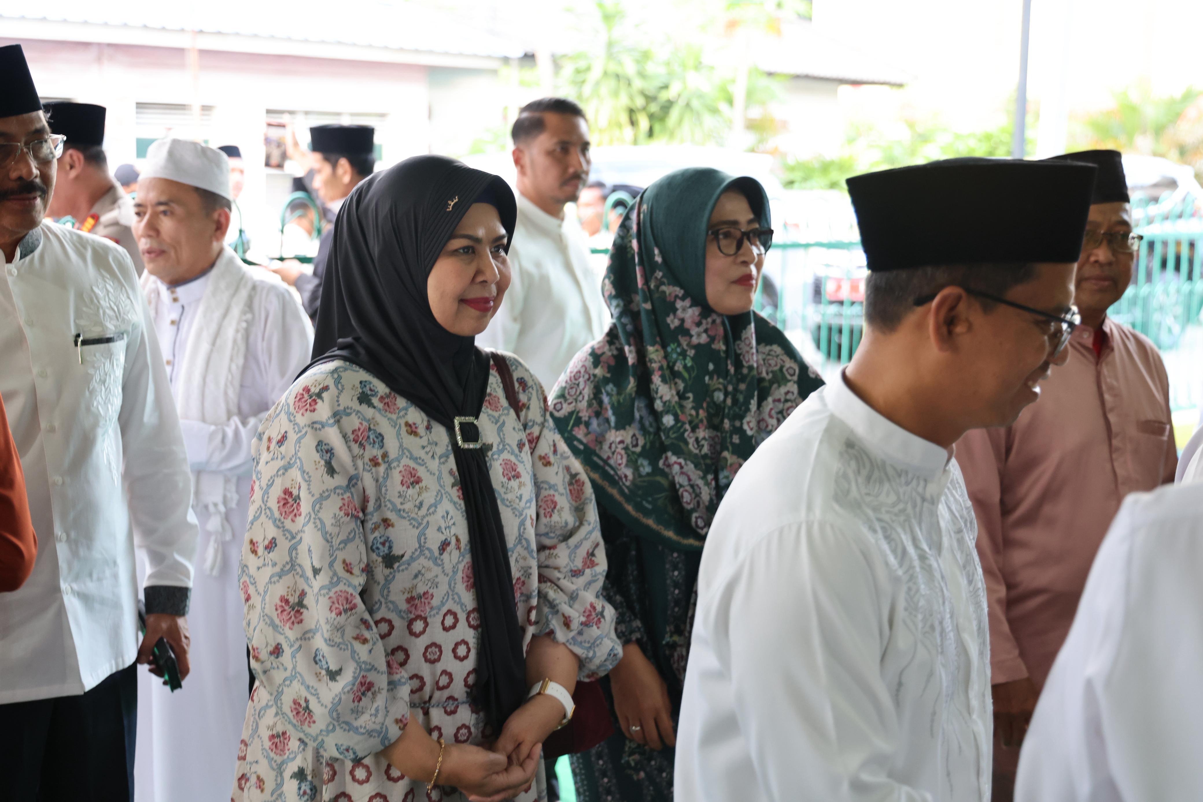 Gubernur Ansar dan Wagub Nyanyang Safari Ramadan di Karimun, Sampaikan Program Strategis Pemprov Kepri