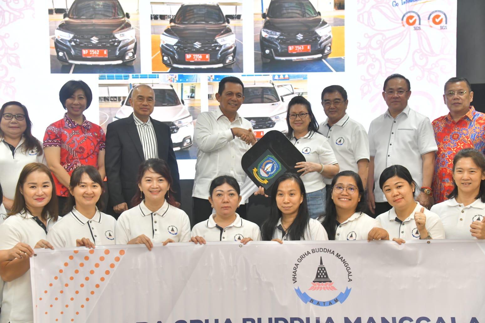 Pemprov Kepri Serahkan Bantuan Kendaraan Operasional untuk Lembaga Sosial dan Pendidikan di Batam