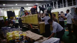Tim Pemprov Kepri Menuju Lokasi Longsor di Serasan Jam 01.00 WIB Dini Hari dari Ranai