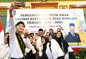 Gubernur Ansar Kukuhkan Pengurus FORARI Periode 2023-2025