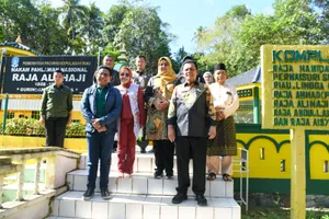 Kunker Ke Kepri, Mendes PDTT Abdul Halim Wisata Religi Ke Pulau Penyengat
