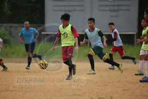 Dispora Kepri Bina Atlet Muda di Tujuh PPLP