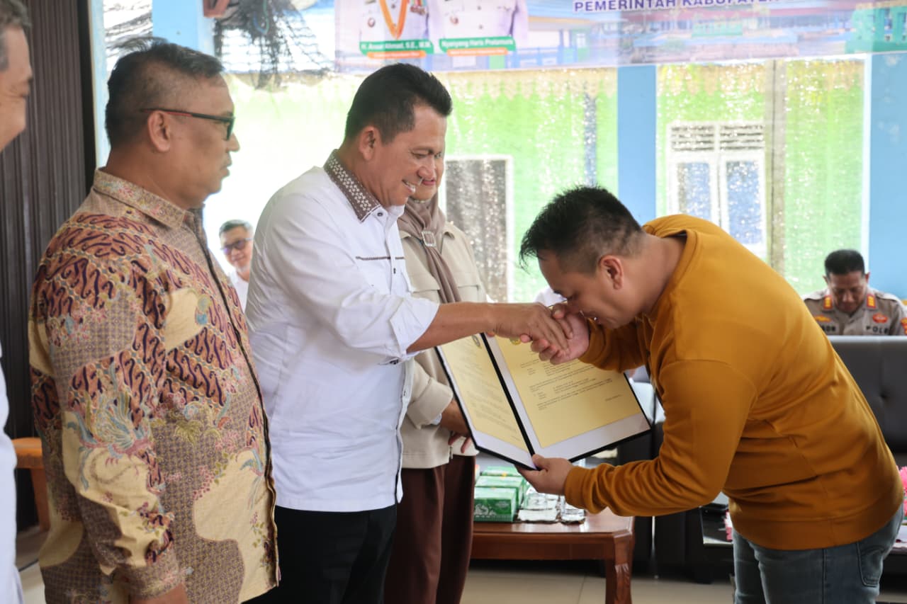 Pemprov Kepri Serahkan Aset Pelabuhan Sei Tenam Ke Pemkab Lingga