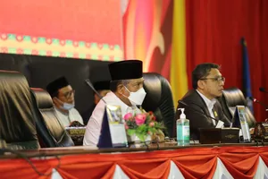 Pj. Sekdaprov Kepri Hadiri Paripurna Penyampaian Pendapat Akhir Fraksi atas Ranperda Perubahan Tentang Retribusi Daerah