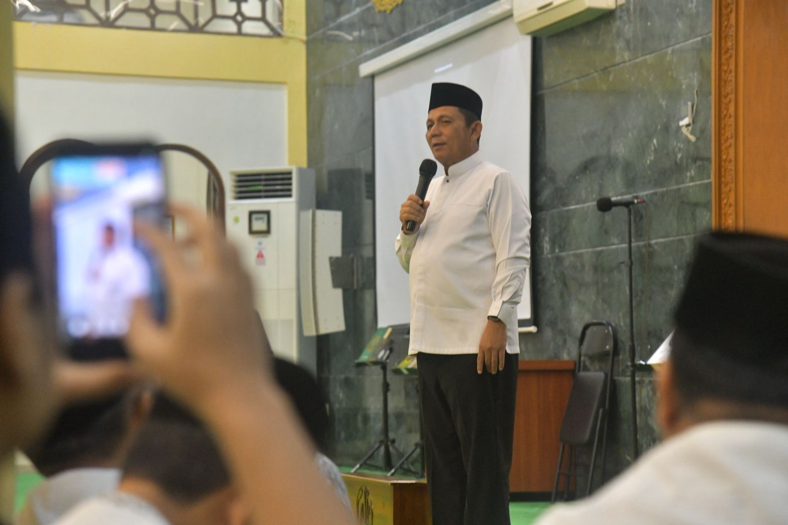 Gubernur Ansar Ajak Umat Ambil Hikmah Isra Mi’raj untuk Perkuat Iman dan Kepedulian Sosial