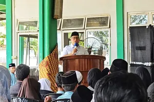 Upaya Memastikan Pemenuhan Pangan dan Nutrisi, Wagub Nyanyang Serahkan Bantuan Permakanan untuk LKSA Kota Batam