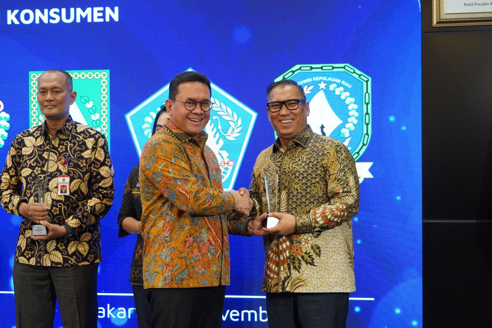 Kepri Raih Penghargaan Perlindungan Konsumen 2025, Wagub Nyanyang: Bukti Komitmen Melindungi Masyarakat
