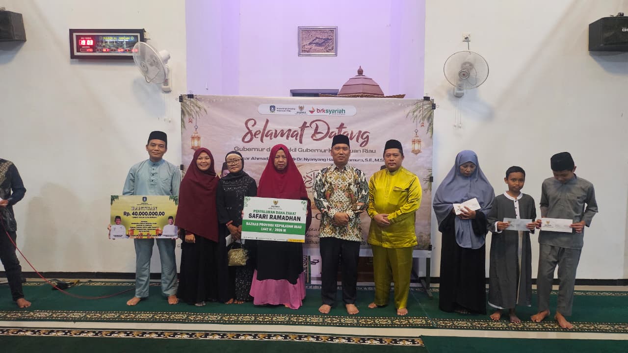 Di Masjid Al-Ghifari dan Mukhtarul Arifin, Wagub Nyanyang Ajak Warga Batam Doakan Kemajuan Kepri