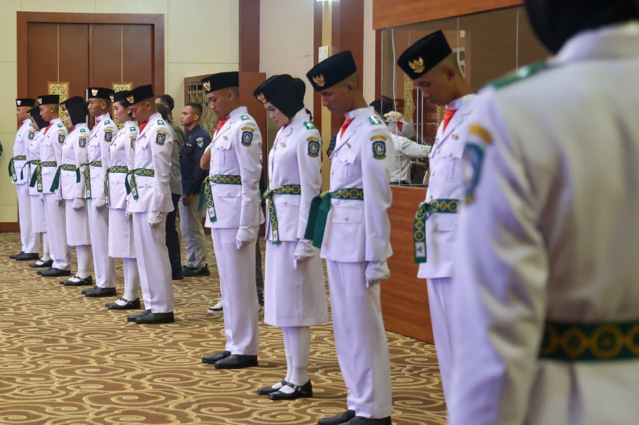 Gubernur Ansar Kukuhkan 33 Paskibraka Kepri 2025, Siap Kibarkan Merah Putih di HUT RI ke-80