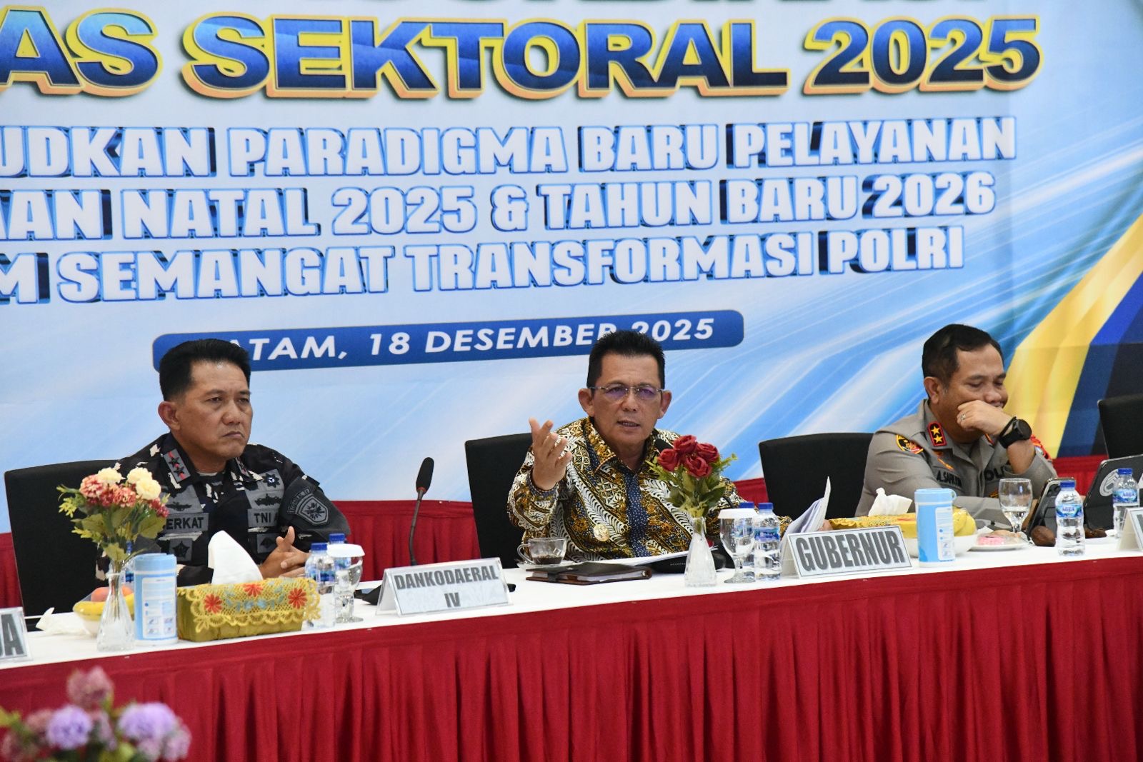 Gubernur Ansar Tekankan Penguatan Pengamanan dan Layanan Nataru pada Rakor Operasi Lilin Seligi 2025