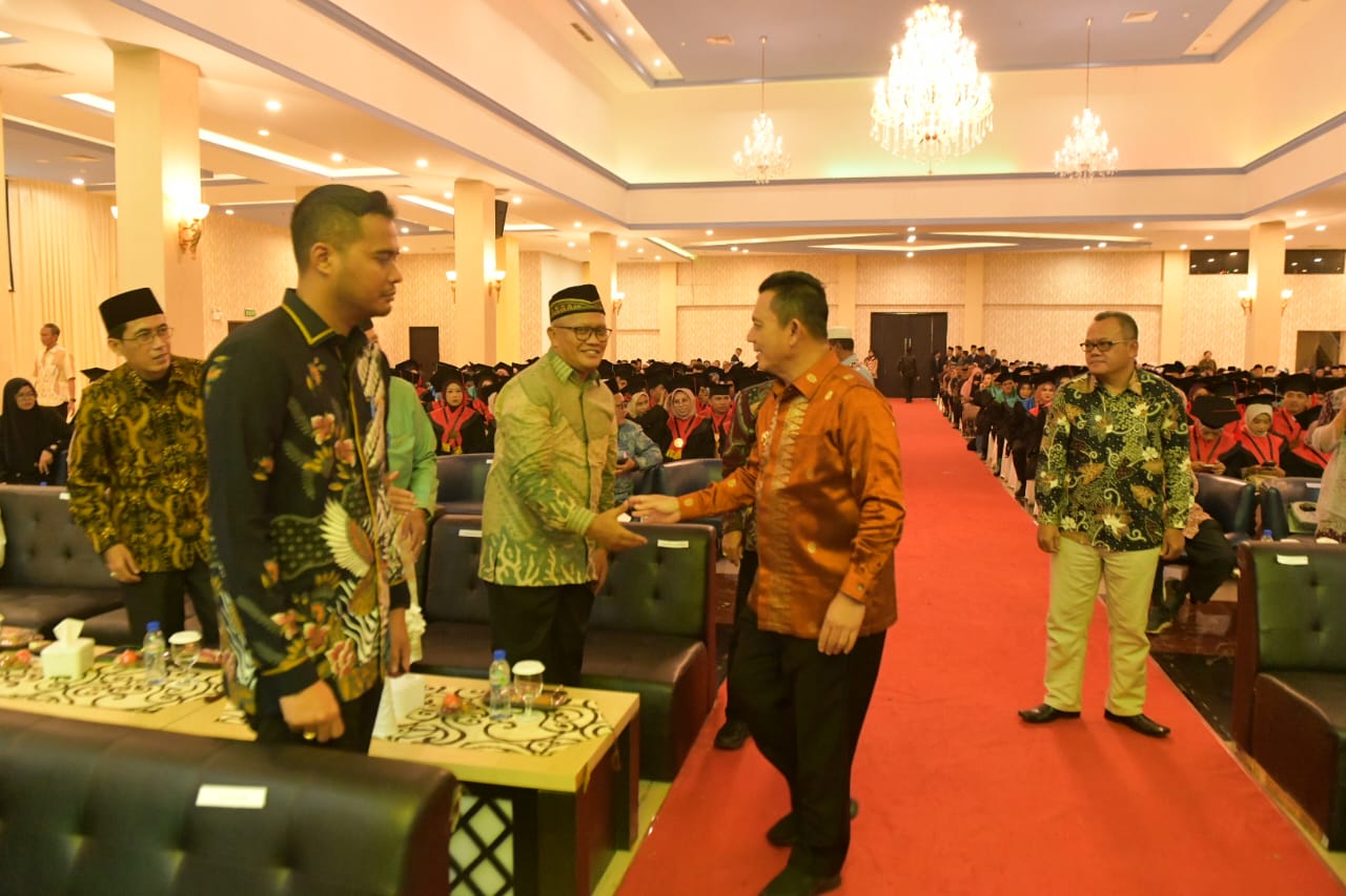 Gubernur Ansar Tegaskan SDM Adaptif sebagai Kunci di Era Society 5.0 pada Wisuda STAIN SAR Kepri