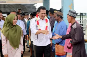 Kunker Hari Kedua Ansar ke Lingga Diakhiri di Penaah, Serahkan Bantuan Rp1,12 Miliar