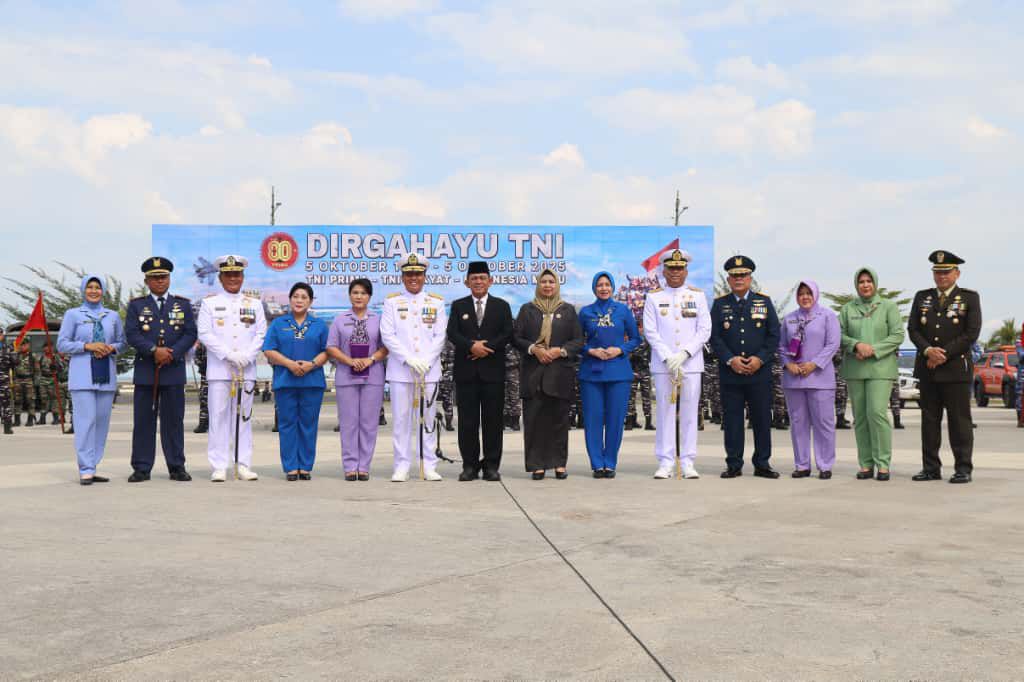 Gubernur Ansar Hadiri Upacara HUT ke-80 TNI di Tugu Sirih Tanjungpinang
