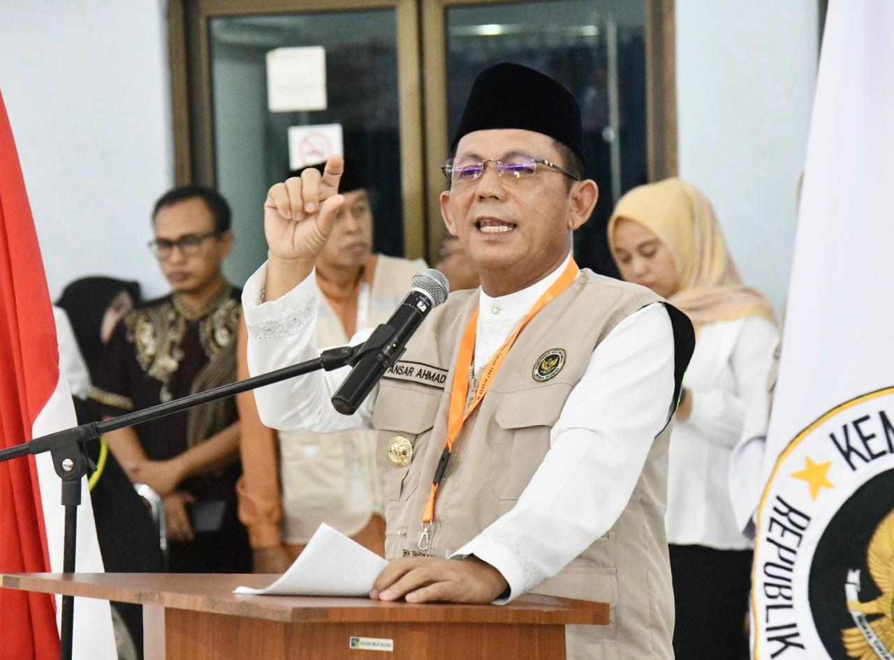 Gubernur Ansar Lepas Kloter Pertama Haji, Pesan Jaga Kesehatan dan Nama Baik Daerah