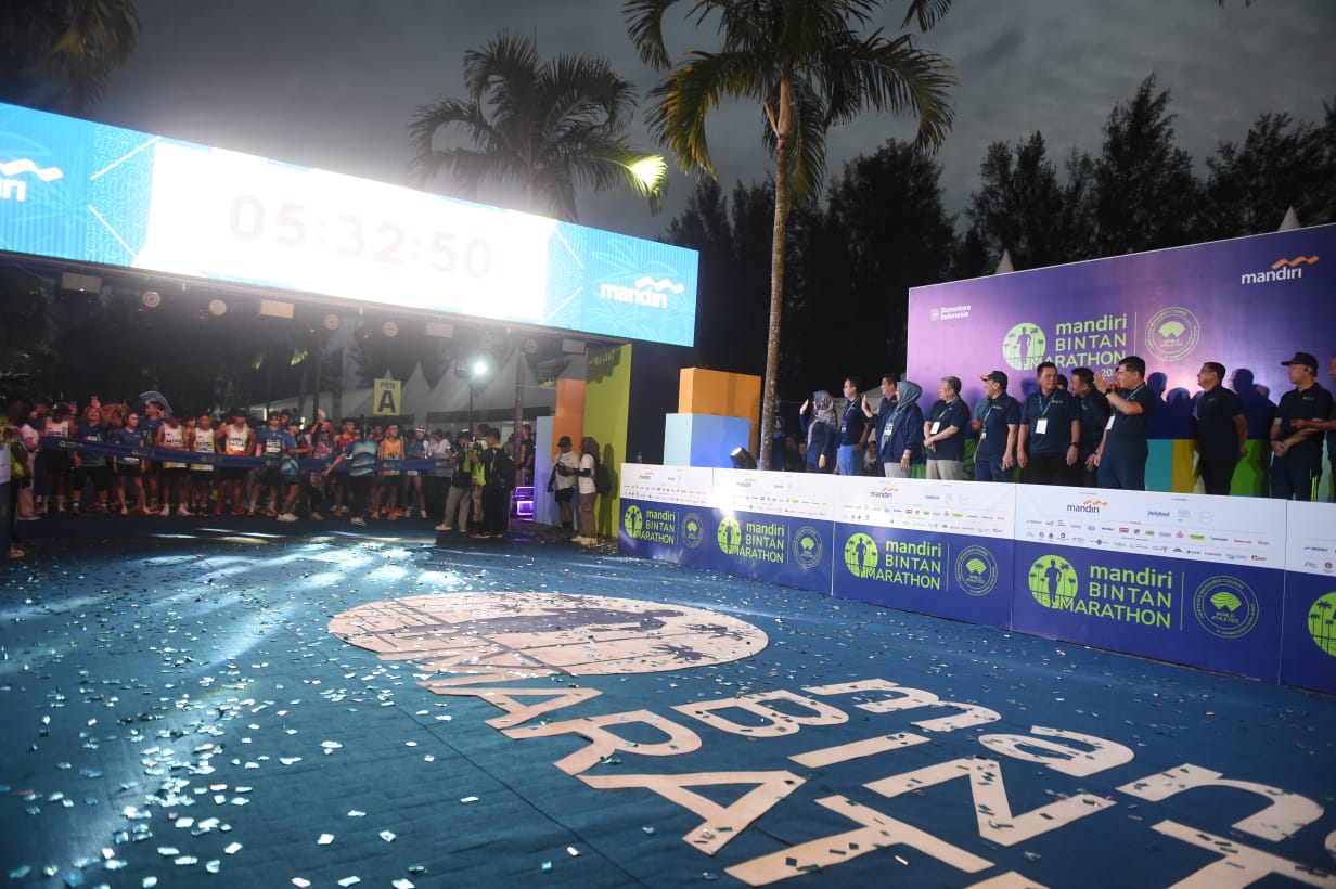 Gubernur Ansar Ahmad Lepas 3.000 Pelari dari 16 Negara di Mandiri Bintan Marathon 2025