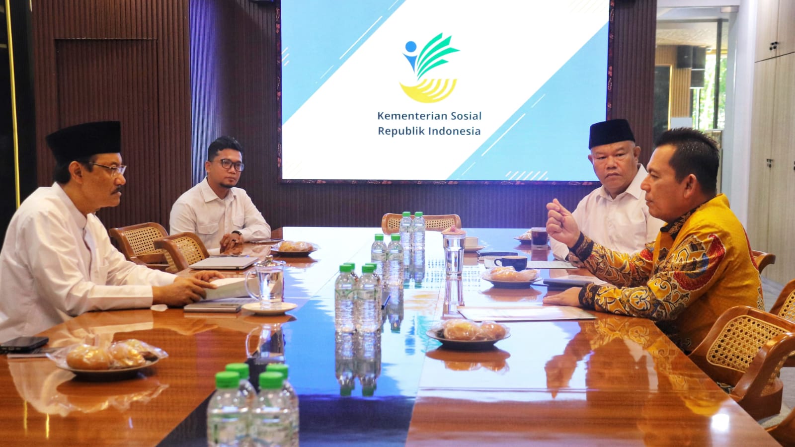 Gubernur Ansar–Mensos Bahas Strategi Besar Kesejahteraan Kepri, Sekolah Rakyat hingga Perlindungan Sosial Jadi Prioritas