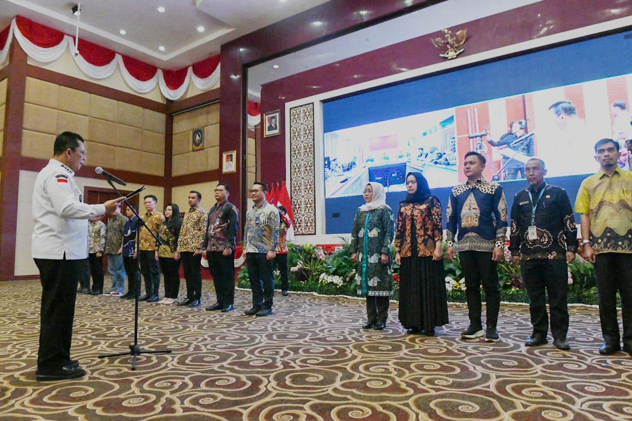 Gubernur Ansar Kukuhkan Pengurus FKIJK Kepri dan TPAKD Tiga Wilayah