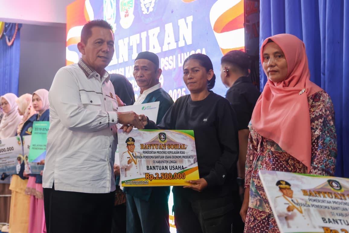 Pemprov Kepri Salurkan Bantuan untuk Masyarakat Lingga, Gubernur Ansar: Wujud Hadirnya Negara di Tengah Rakyat
