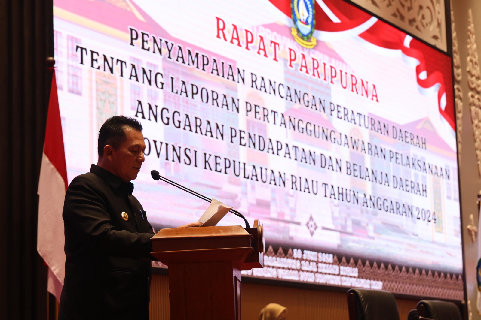 Pemprov Kepri Tuntaskan APBD 2024 dengan Capaian Positif, Gubernur Ansar Serahkan Ranperda LPJ ke DPRD
