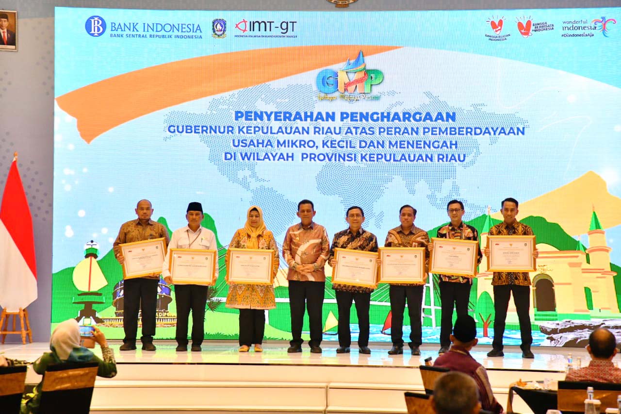 Dekranasda Provinsi Kepulauan Riau Mendapatkan Penghargaan atas Peran Pemberdayaan UMKM