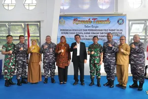 Gubernur Ansar Tandatangan Prasasti Tanda Selesainya Renovasi RSAL dr. Midiyato Suratani