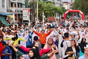 Gubernur Ansar Ikut Senam Sehat Sempena Flyover Celebration