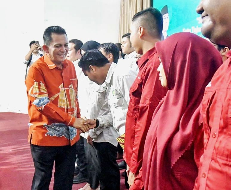 Gubernur Ansar Kukuhkan IKA Universitas Ibnu Sina Batam: "Satu Hati, Satu Keluarga, Satu Tujuan"