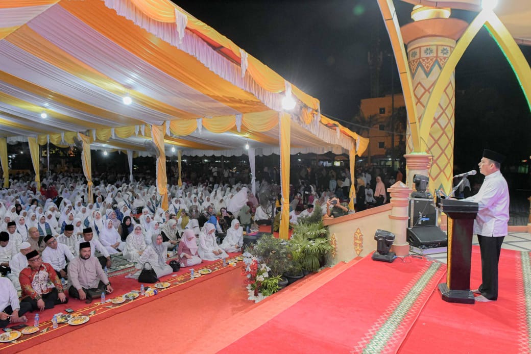 Gubernur Ansar Ajak Masyarakat Karimun Teladani Akhlak Rasulullah dalam Tabligh Akbar Peringatan Maulid Nabi