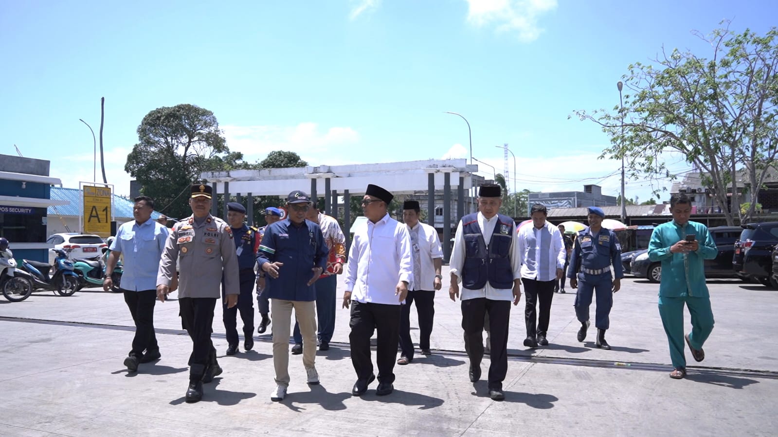 Tinjau Kesiapan Mudik dan Pangan, Wagub Nyanyang Pastikan Pelayaran Lancar dan Stok Beras Aman 3 Bulan ke Depan