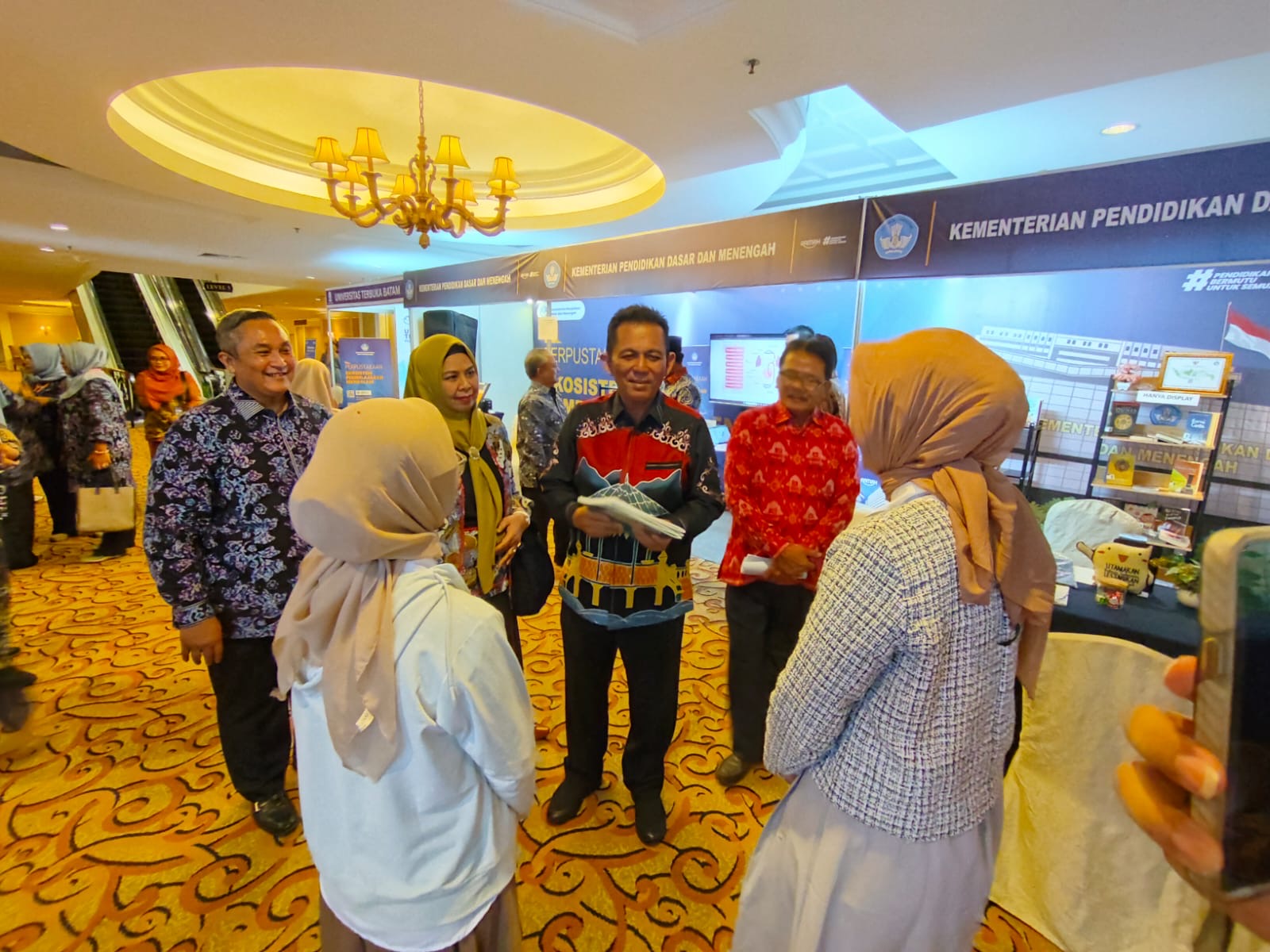 Buka Kongres IPI, Gubernur Ansar Tekankan Pentingnya Pustakawan Terus Berbenah di Era Digital