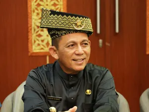 Gubernur Ansar Hadiri Paripurna DPRD Terkait Perda Pajak dan Retribusi Daerah