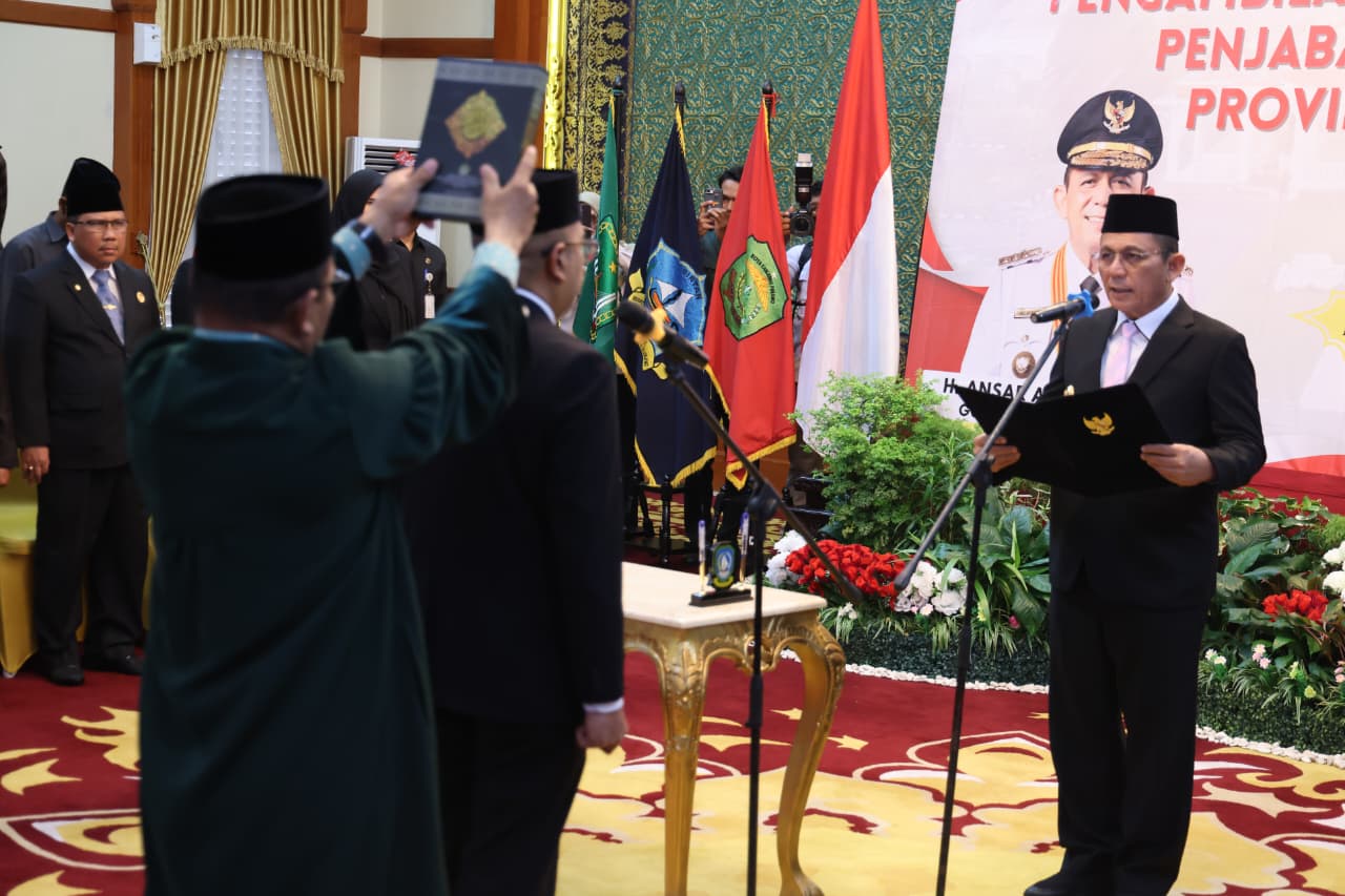 Gubernur Ansar Lantik Luki Zaiman Prawira sebagai Penjabat Sekretaris Daerah Provinsi Kepri