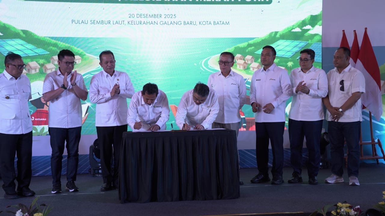 Menteri Koperasi & UKM Bersama Wagub Kepri Resmikan Peluncuran PLTS Koperasi Merah Putih
