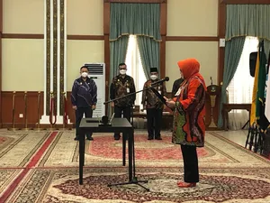 PENGAMBILAN SUMPAH JABATAN FUNGSIONAL OLEH WAGUB KEPRI