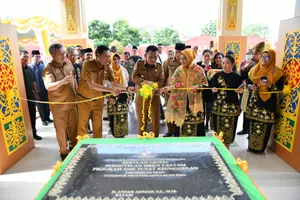 Gubernur Ansar Resmikan Bertuah Edotel di  SMKN 2 Batam
