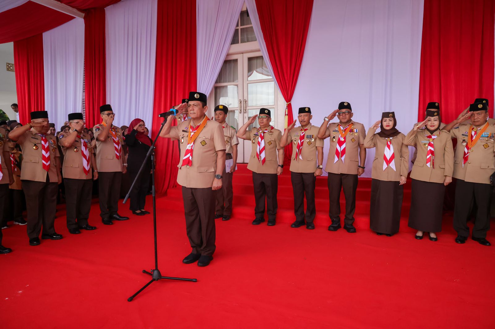Gubernur Ansar Pimpin Upacara Hari Pramuka ke-64, Ajak Generasi Muda Jadi Insan Pancasila