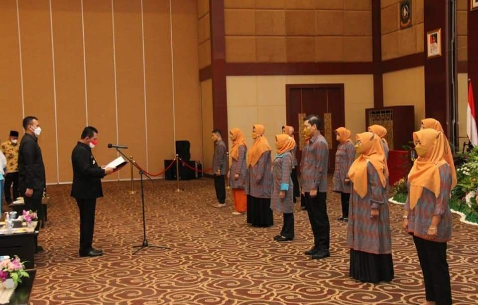 Hj.Dewi Kumalasari Ansar Dikukuhkan Sebagai Bunda PAUD Kepri