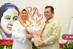 Gubernur Ansar Berikan Penghargaan Kepada Tujuh Orang 'Kartini' Kepri